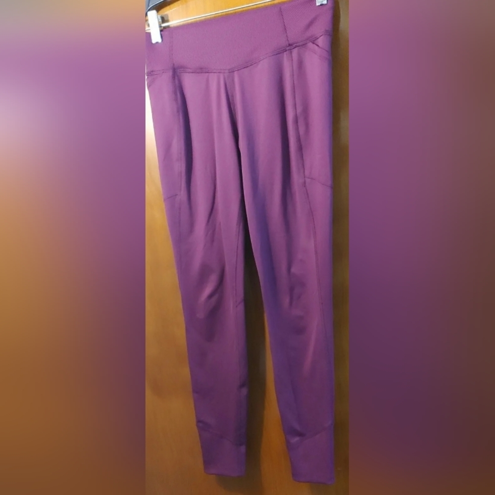 ALL In Motion  Leggings  Size  XL  (14-16)